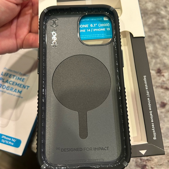 NIB Speck Presidio 2 iPhone 14/iPhone 13 mag safe case - Picture 7 of 7